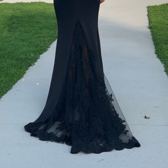 Black Elegant Formal Dress - Picture 2 of 4